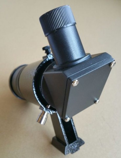 Omegon Cercatore Illuminato 9x50 – Mirino Astronomico Con Reticolo LED Rosso, Apertura 50 Mm, Supporto Universale Per Telescopi
